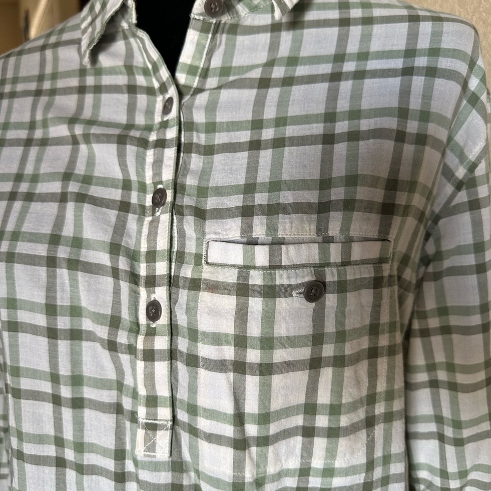 The North Face Womens Blouse size M